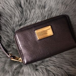 Marc by Marc Jacobs Classic Q Wingman Black Leather Wristlet